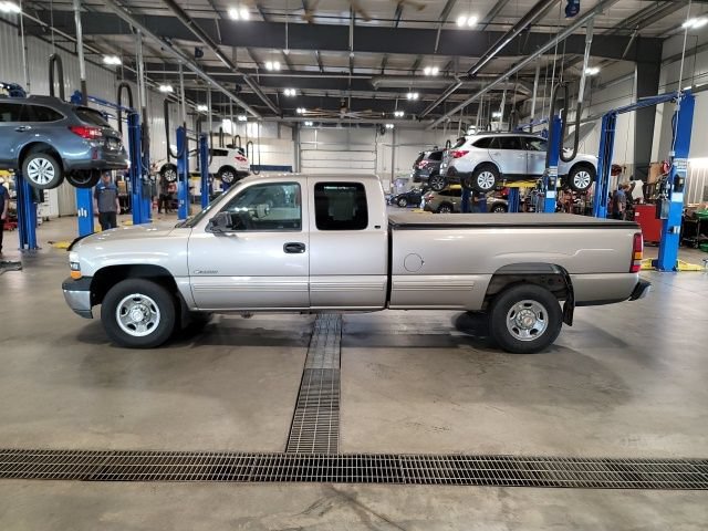 Used 2000 Chevrolet Silverado 2500 LS RWD image 4