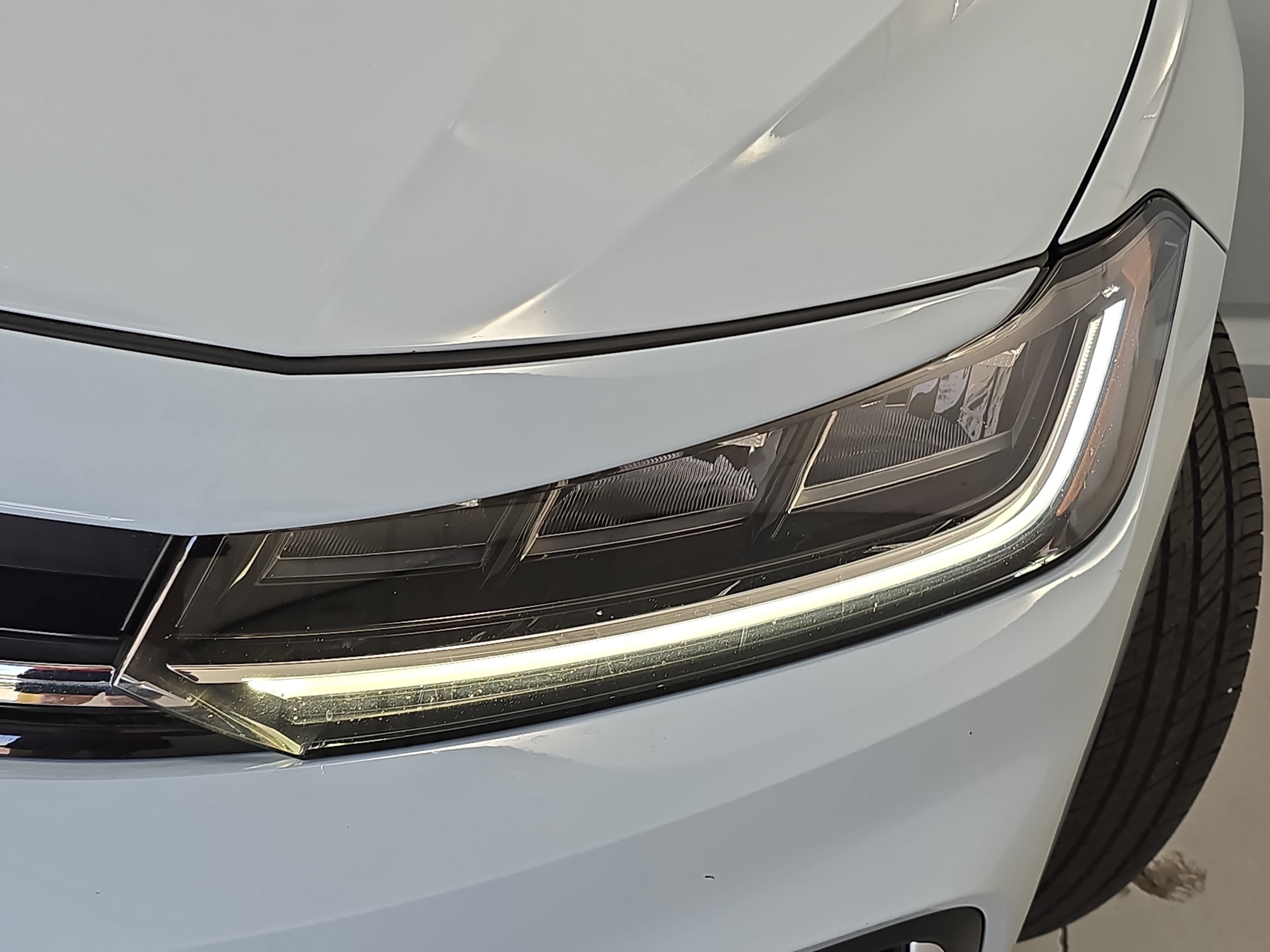 Certified 2025 Volkswagen Jetta SE FWD image 30