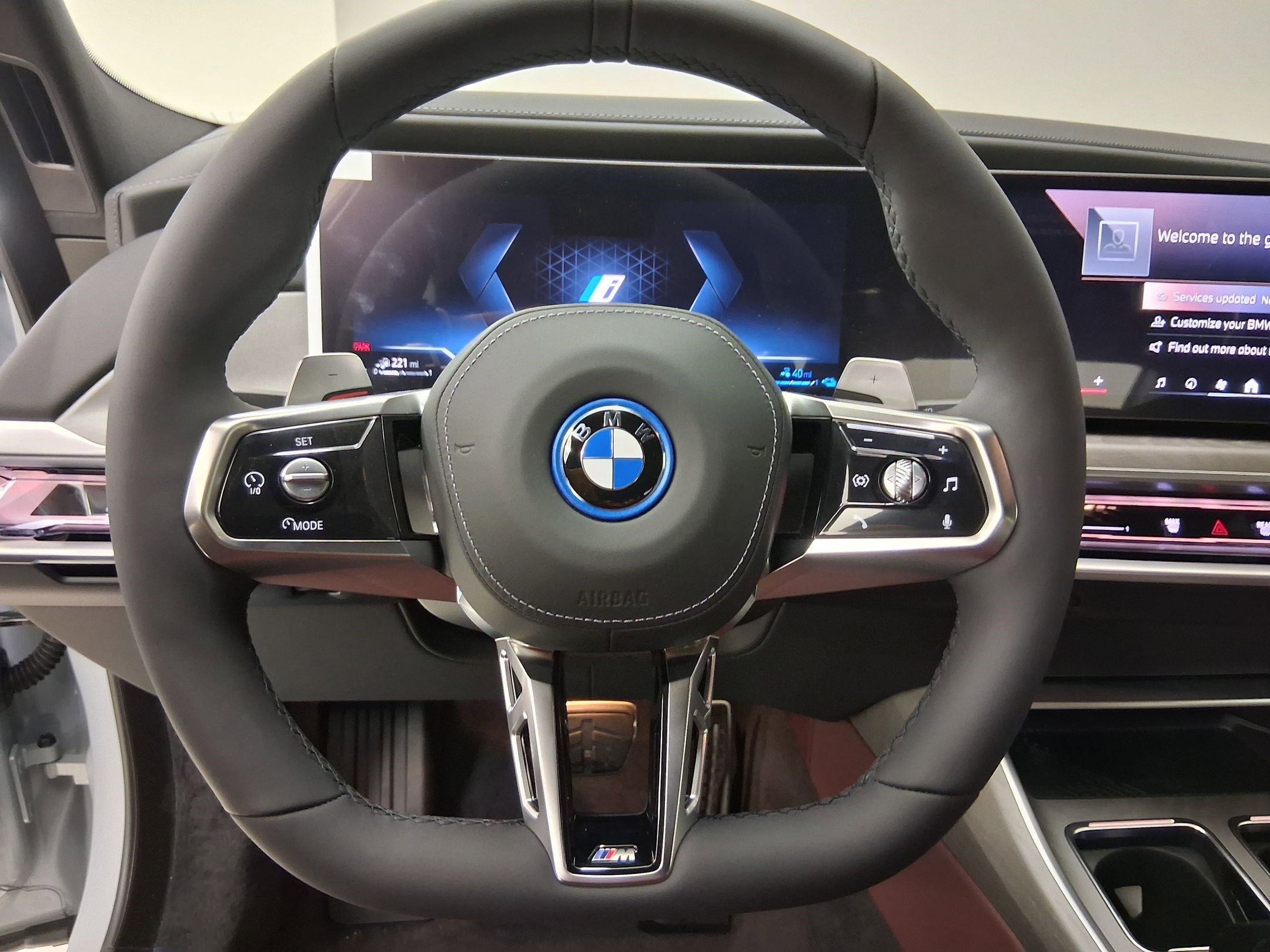 New 2026 BMW 750e xDrive w/ Premium Package AWD/4WD image 14