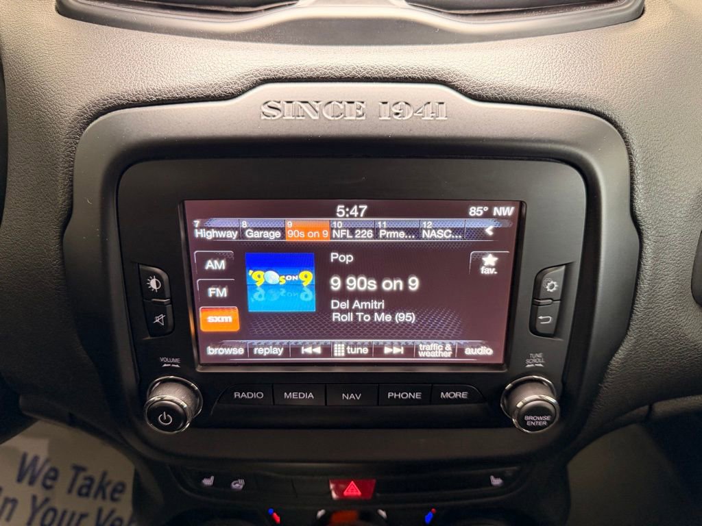 Used 2015 Jeep Renegade Latitude w/ Popular Equipment Group AWD/4WD image 21