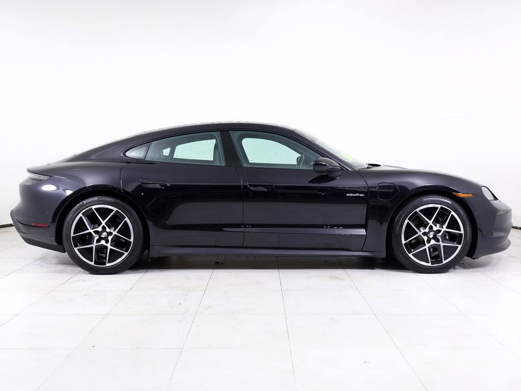 Certified 2025 Porsche Taycan w/ Premium Package image 31