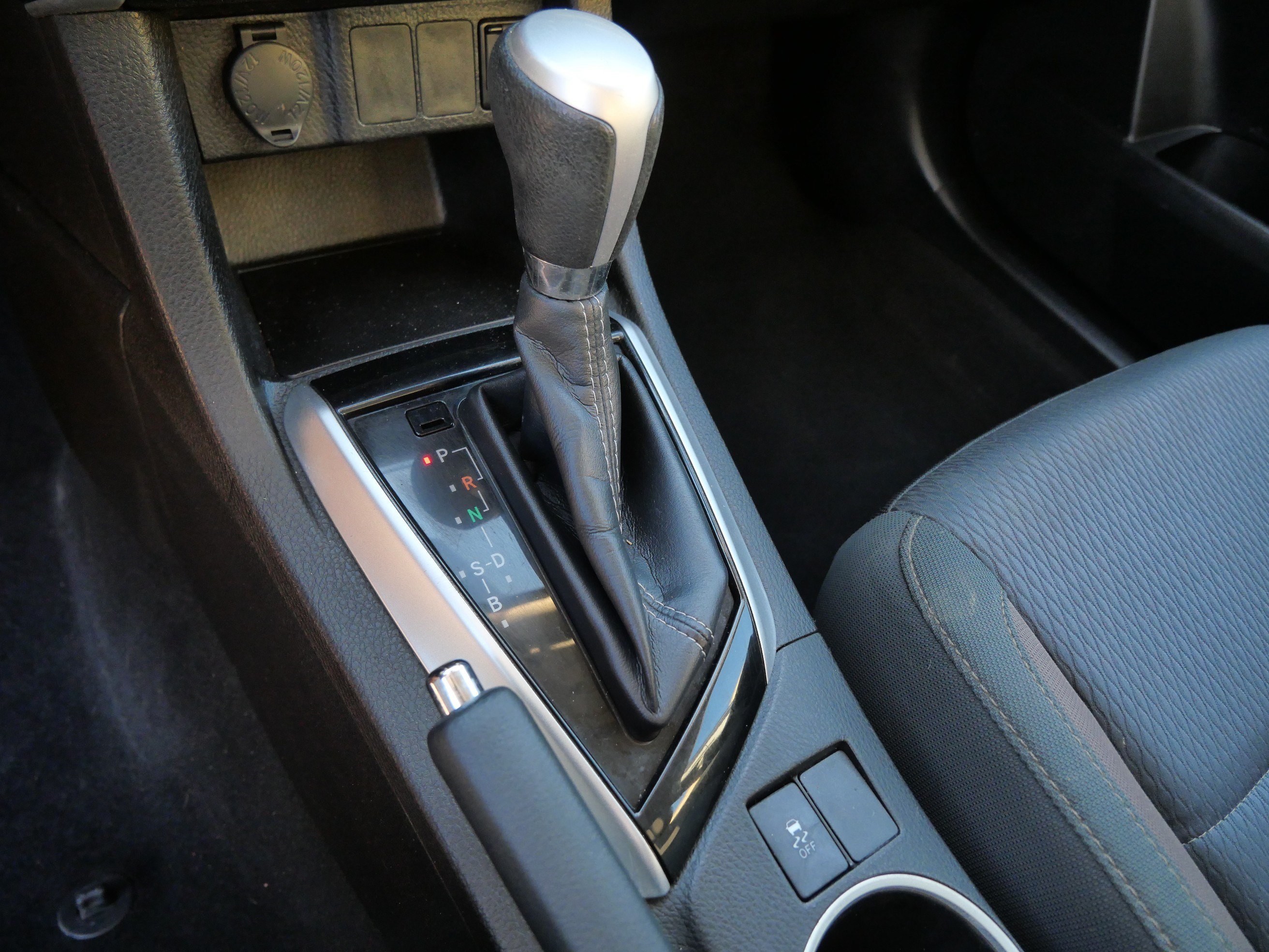 Certified 2019 Toyota Corolla LE FWD image 24