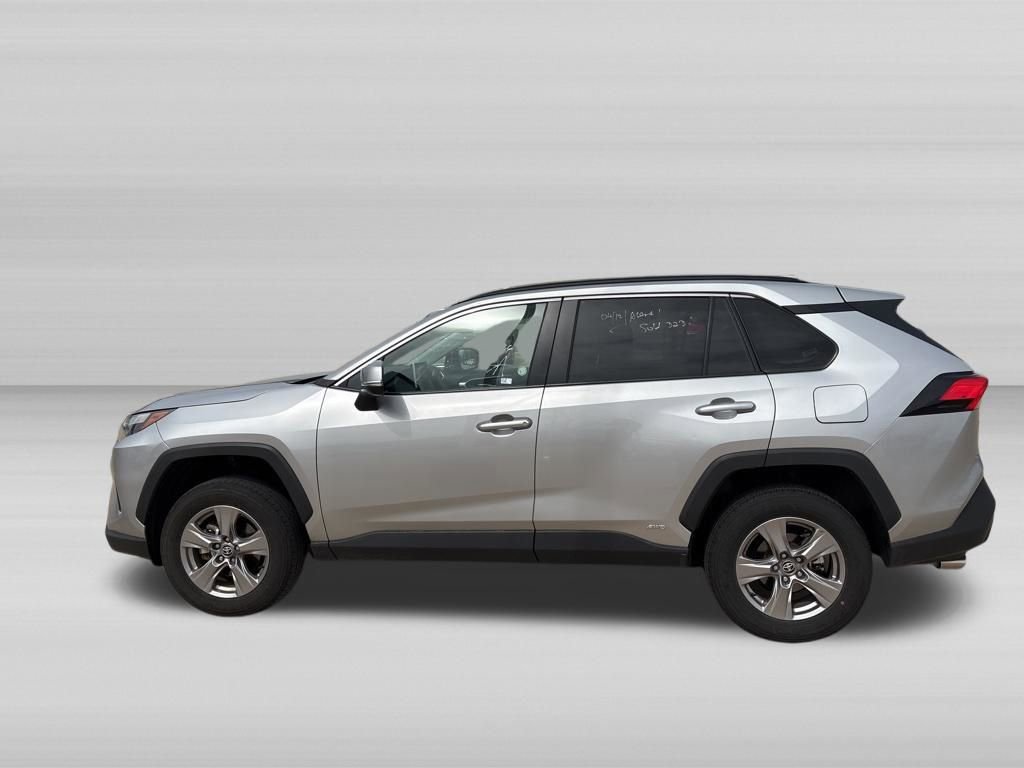 Used 2025 Toyota RAV4 XLE AWD/4WD image 8