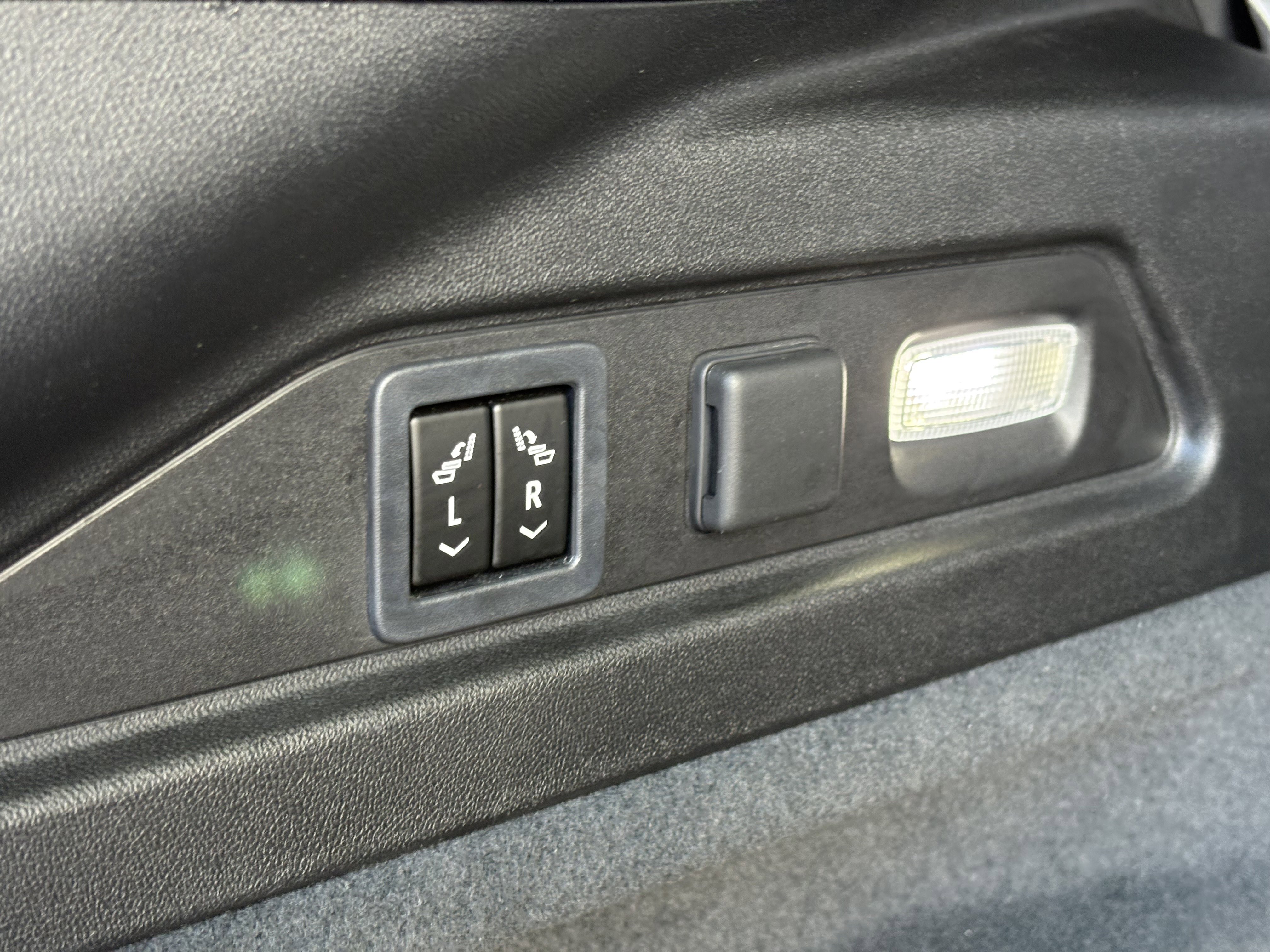 Certified 2024 Cadillac Lyriq Luxury AWD/4WD image 10
