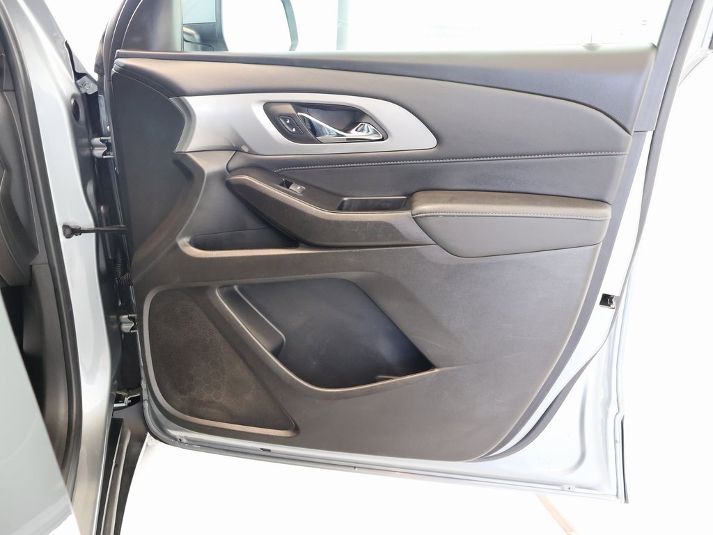 Certified 2023 Chevrolet Traverse LT w/ Midnight/Sport Edition image 36