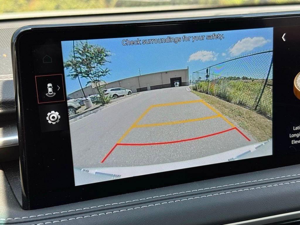 Used 2025 Genesis G70 2.5T image 4