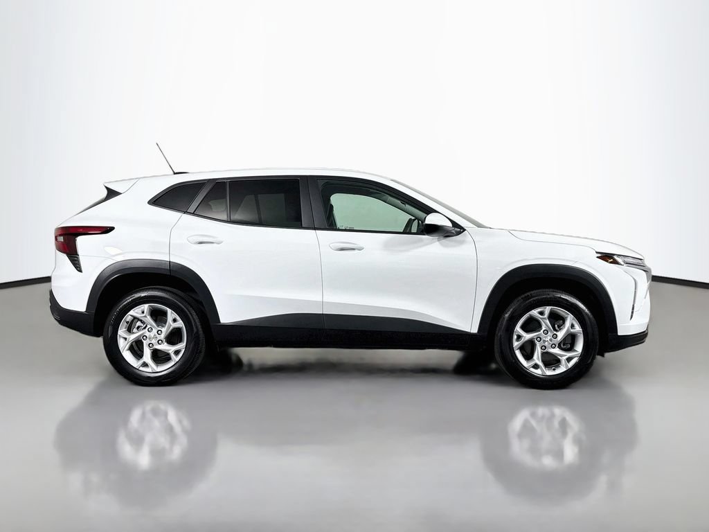 Certified 2025 Chevrolet Trax LS w/ LS Convenience Package FWD image 8