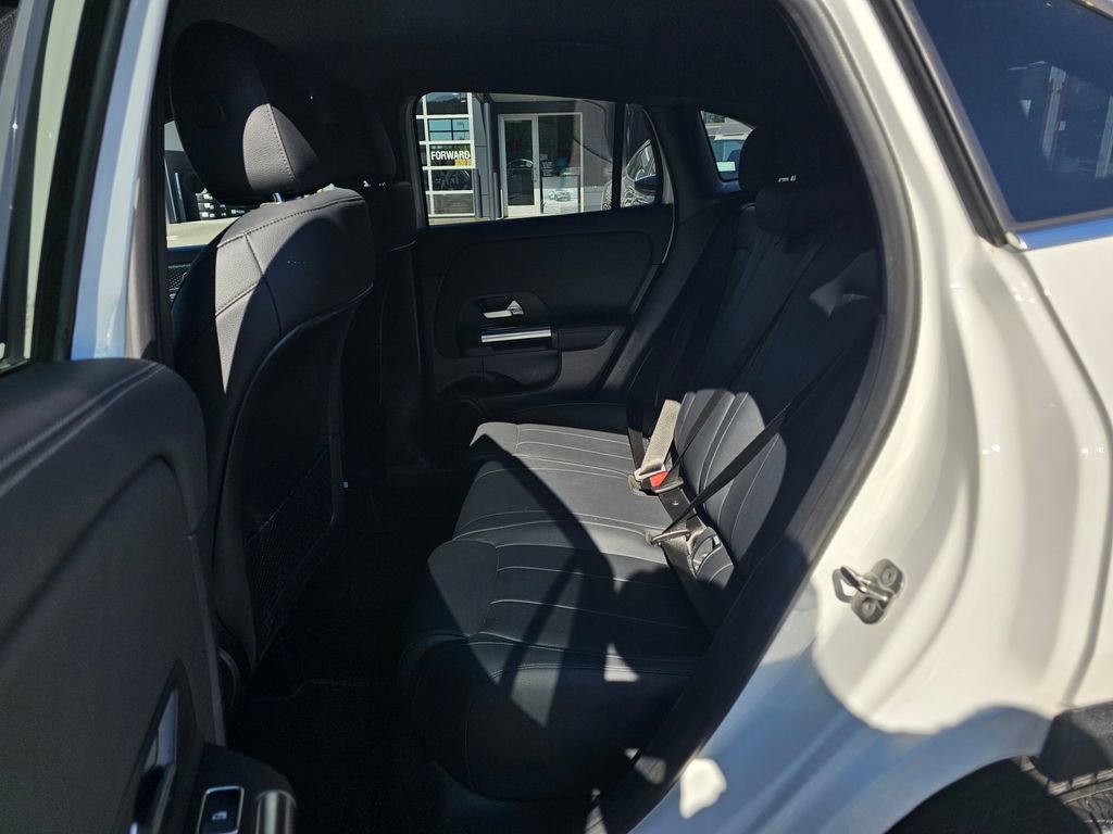 Used 2025 Mercedes-Benz GLA 250 image 13