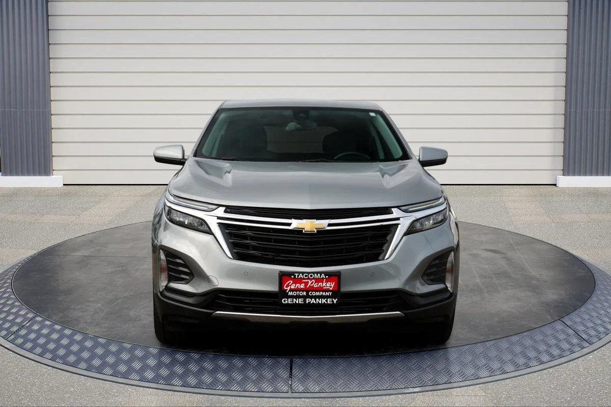 Used 2024 Chevrolet Equinox LT AWD/4WD image 2