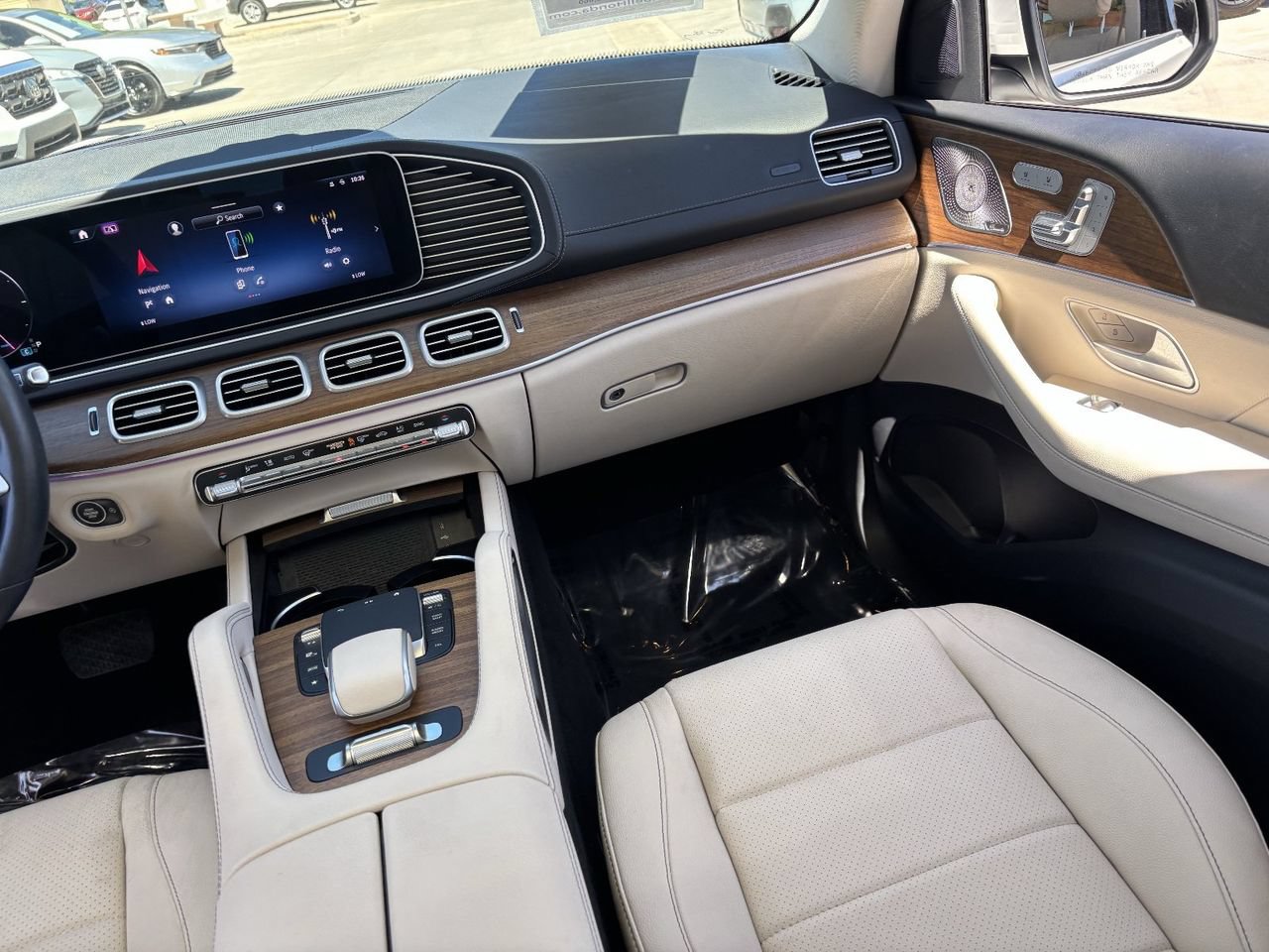 Used 2024 Mercedes-Benz GLS 450 4MATIC image 14