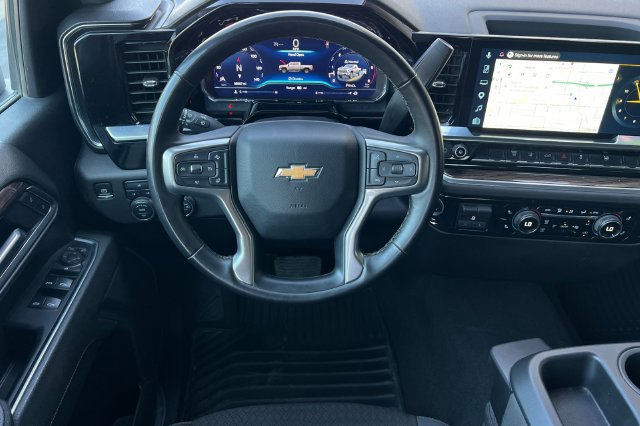 Used 2025 Chevrolet Silverado 2500 LT w/ Convenience Package AWD/4WD image 17