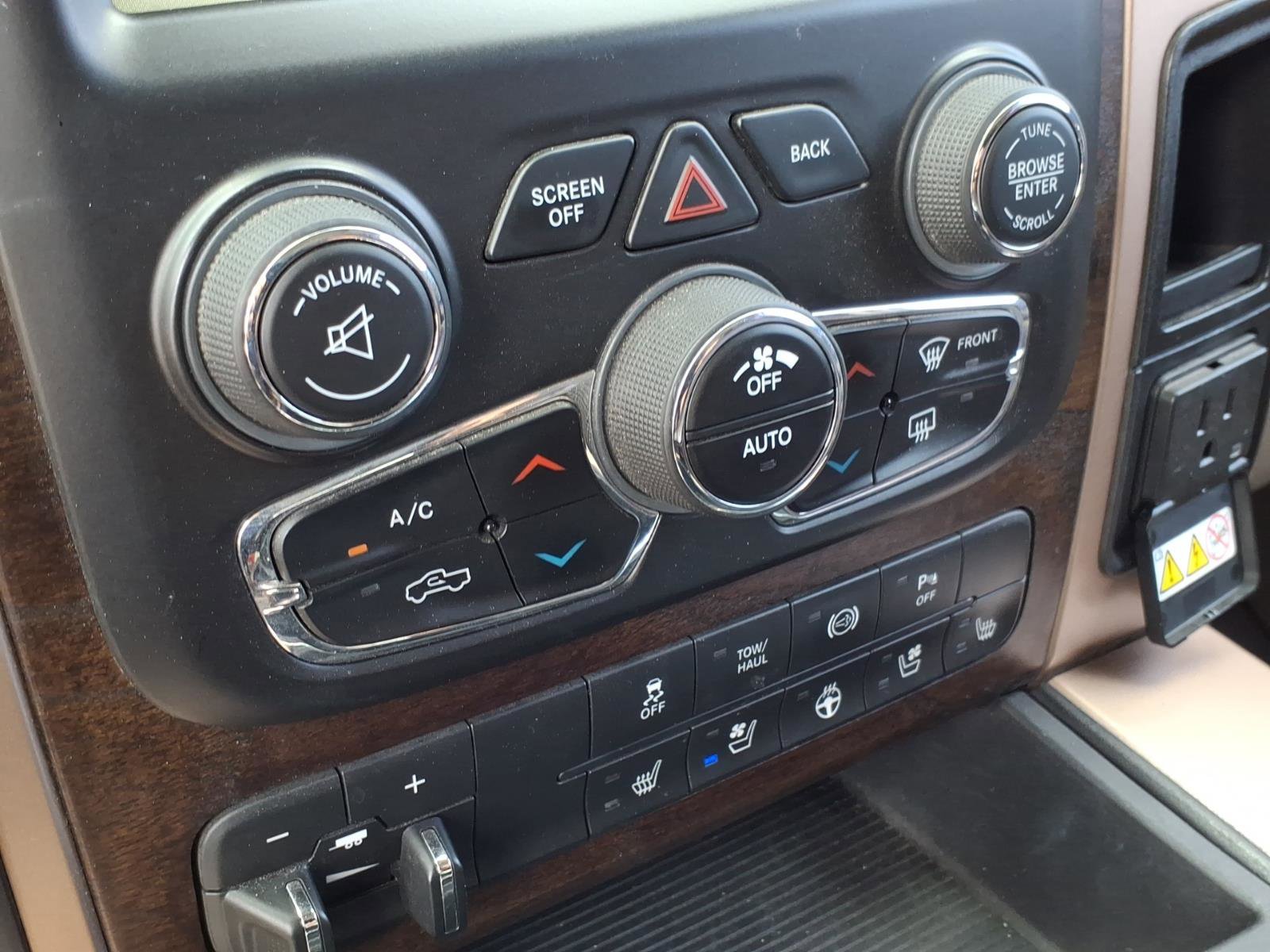 Used 2014 RAM 3500 Laramie Longhorn w/ Convenience Group AWD/4WD image 29