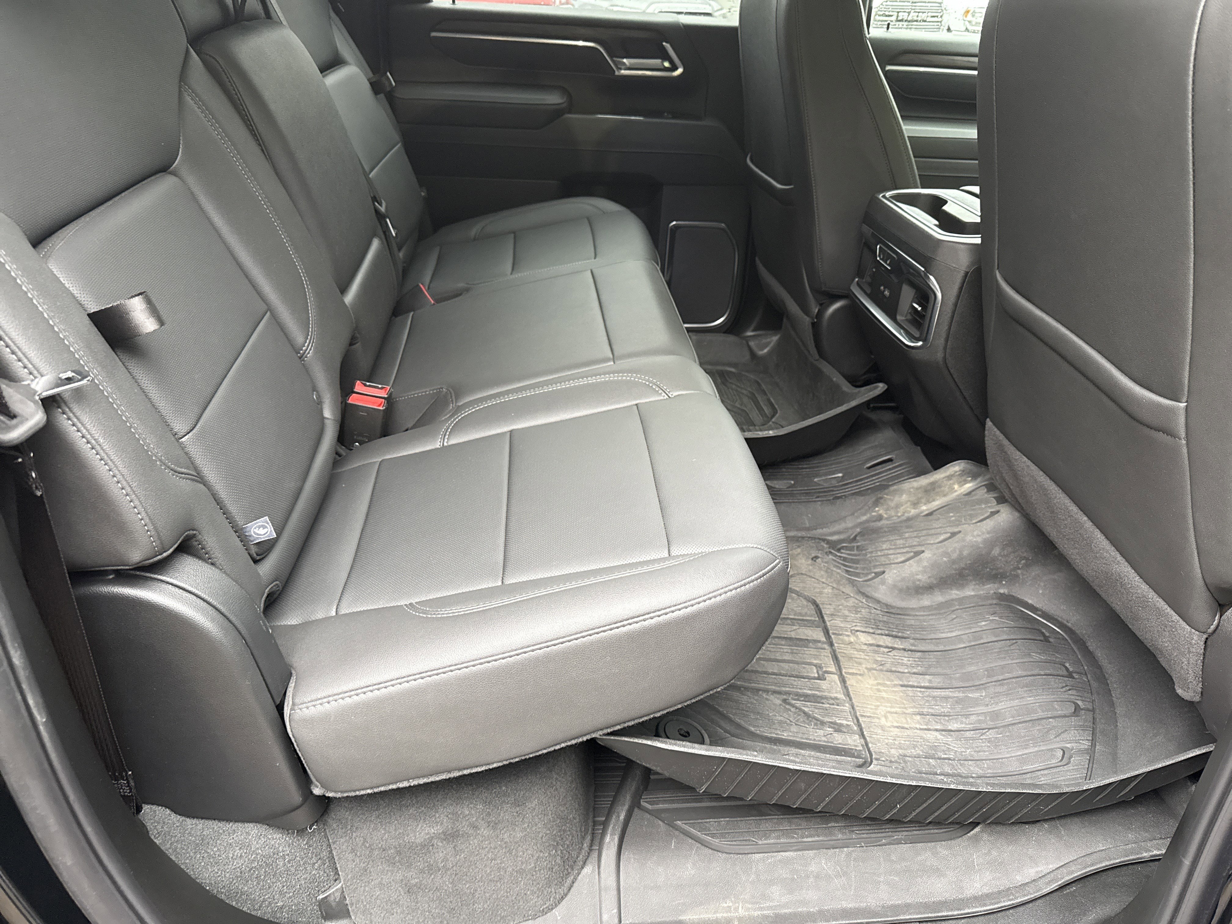 Used 2025 GMC Sierra 2500 SLT image 16