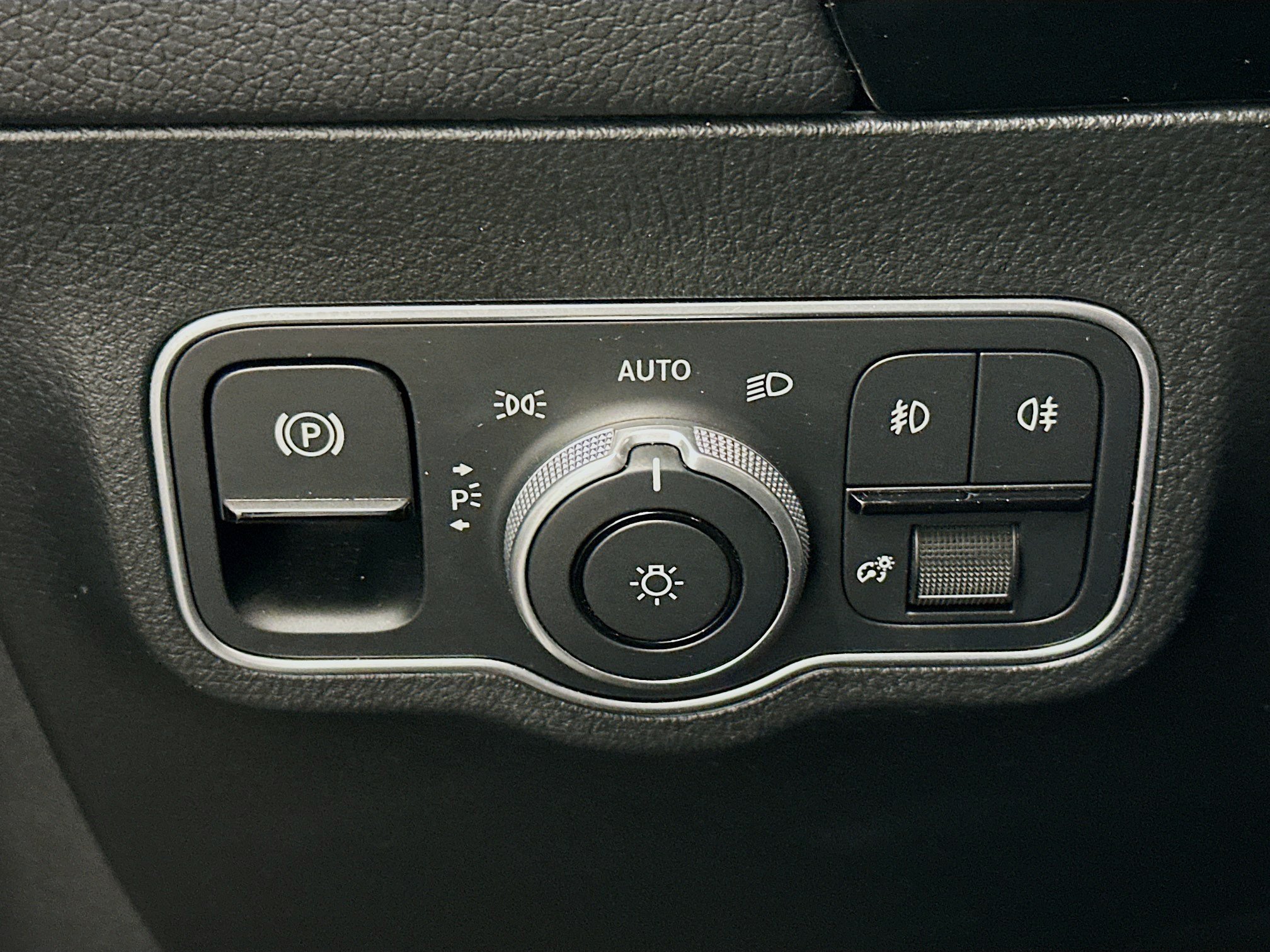 Used 2025 Mercedes-Benz GLA 250 4MATIC image 17