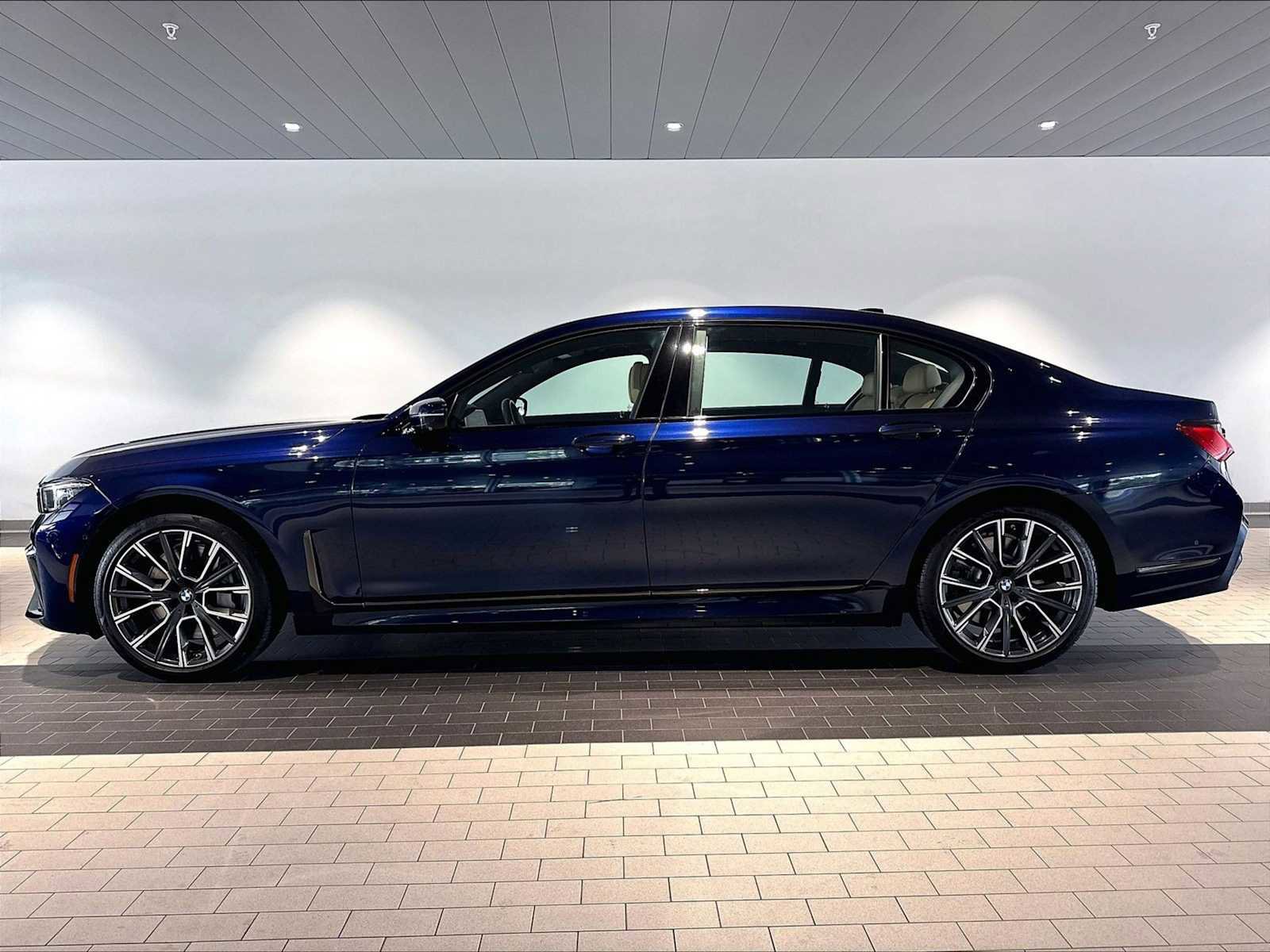 Used 2021 BMW 750i xDrive w/ Executive Package AWD/4WD image 2