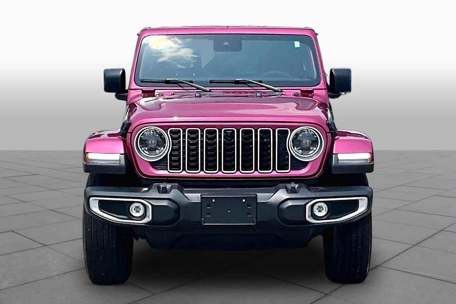 Used 2024 Jeep Wrangler Unlimited Sahara w/ Technology Group AWD/4WD image 3
