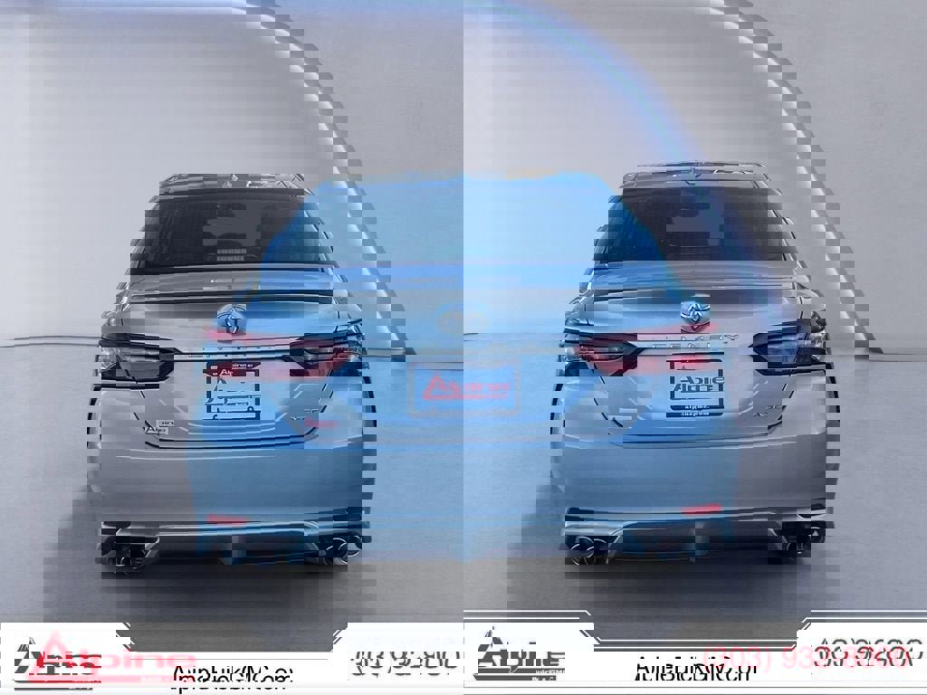 Used 2023 Toyota Camry XSE image 4