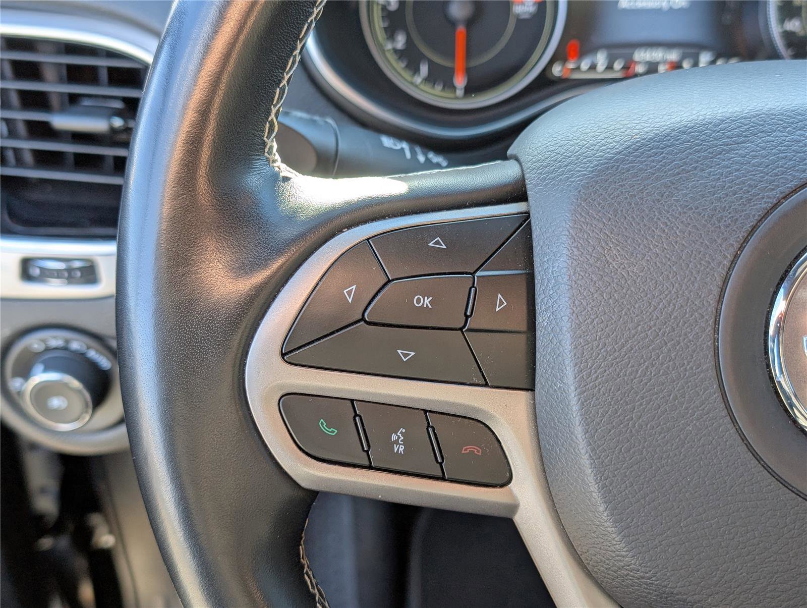 Used 2021 Jeep Cherokee Latitude Lux 80th Anniv w/ Quick Order Package 26U 80TH image 17