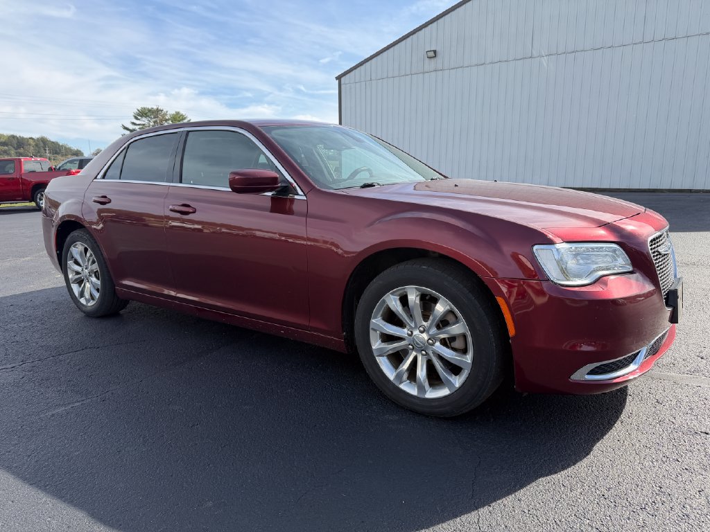 Used 2017 Chrysler 300 Limited AWD/4WD image 2