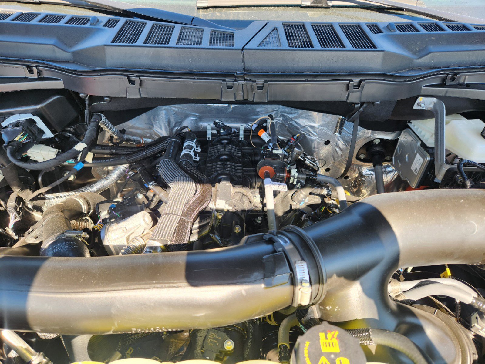 New 2025 Ford F150 Lariat w/ Equipment Group 501A Mid image 22