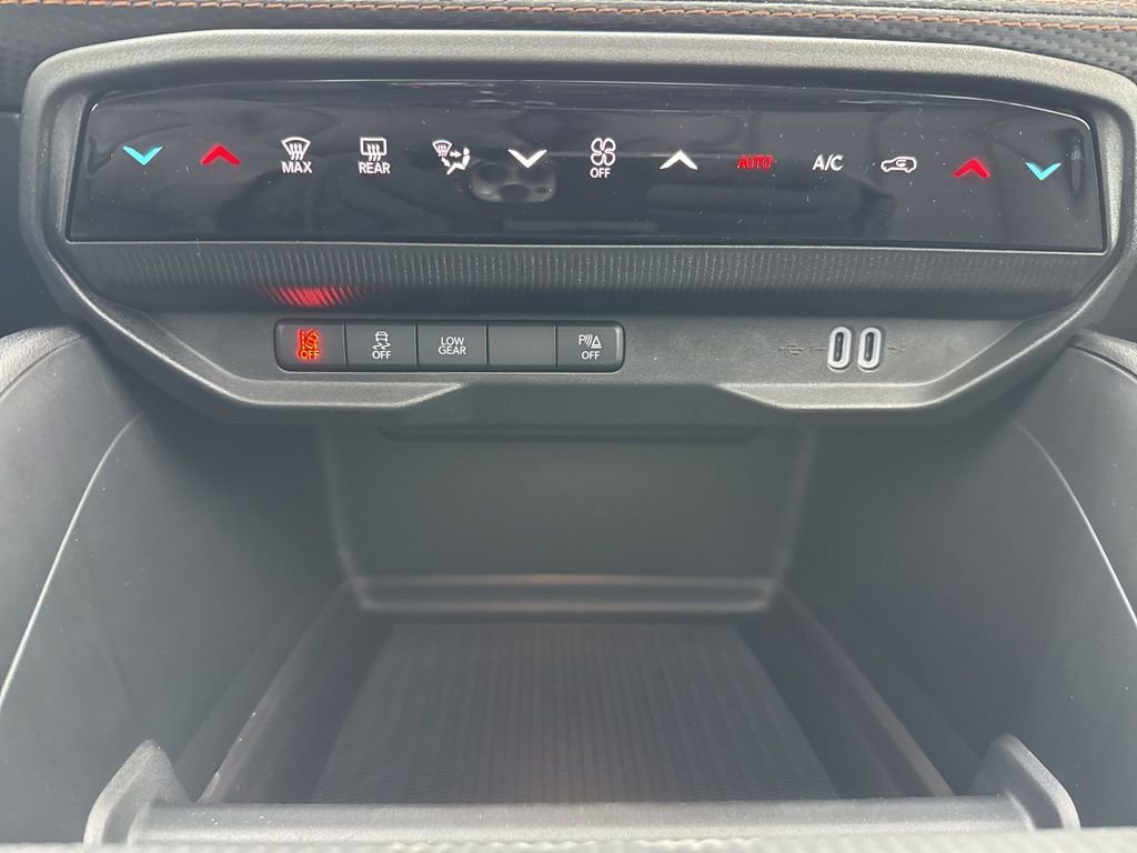 New 2026 Jeep Cherokee Overland image 15