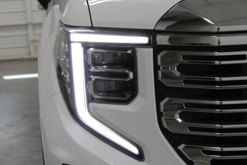 Used 2023 GMC Sierra 1500 Denali w/ Denali Reserve Package AWD/4WD image 13