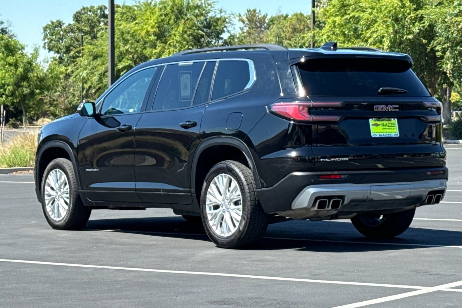 Used 2024 GMC Acadia Elevation FWD image 3