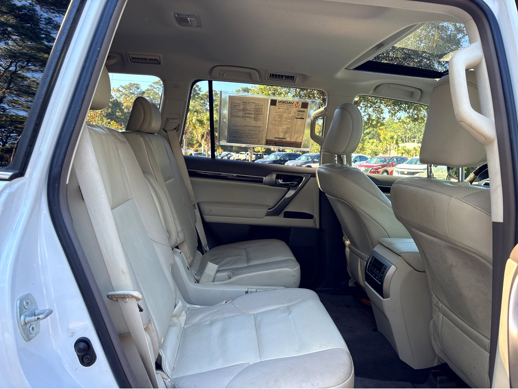 Used 2017 Lexus GX 460 image 17