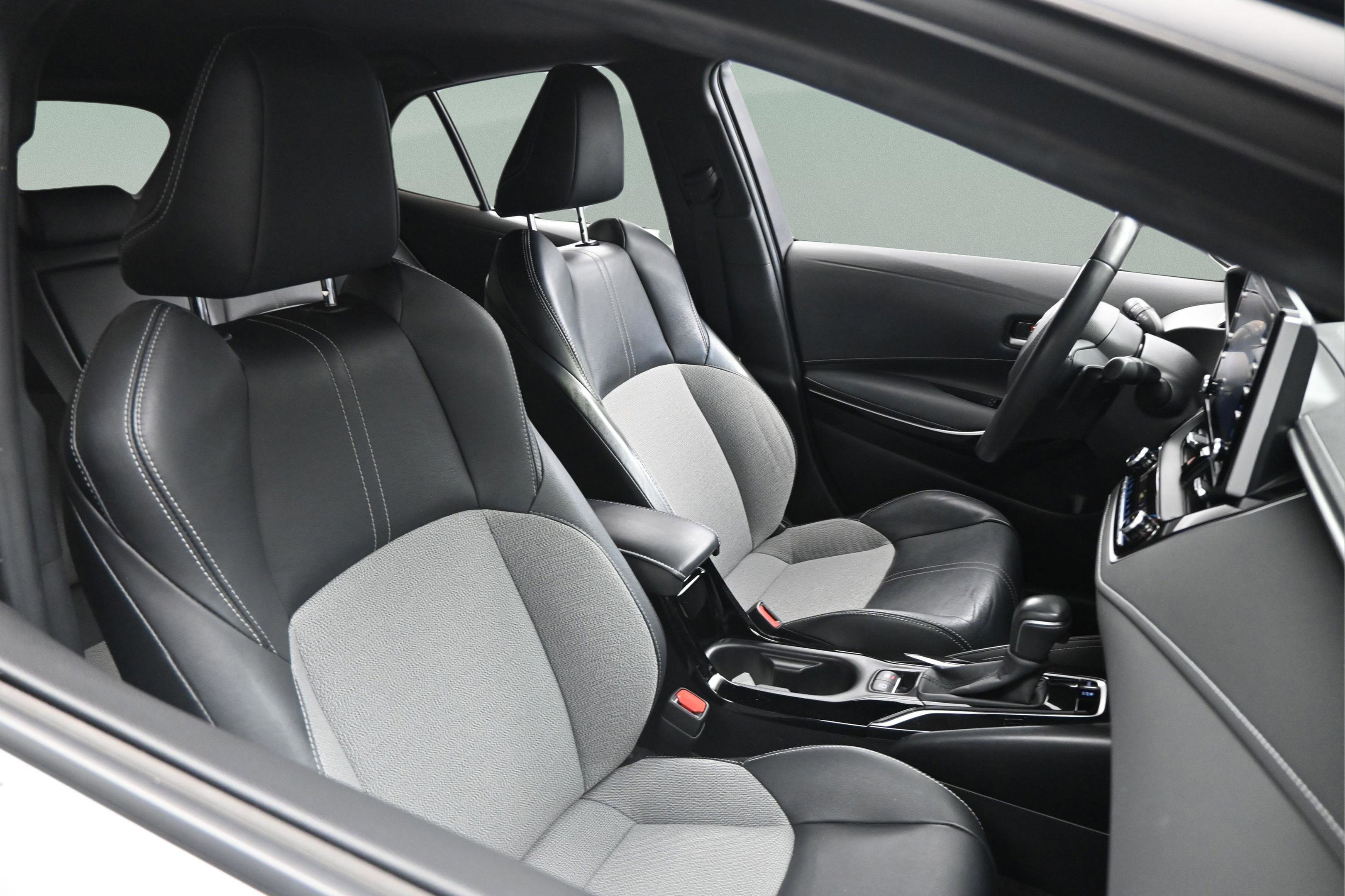 Used 2020 Toyota Corolla XSE FWD image 36