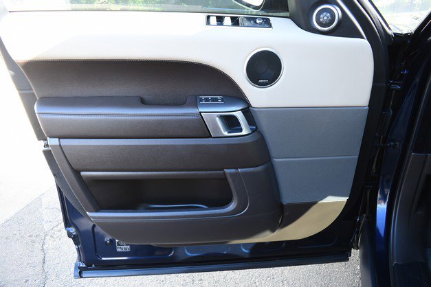 Used 2020 Land Rover Range Rover Sport SE image 13