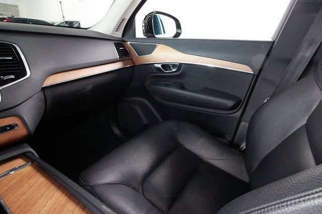 Certified 2023 Volvo XC90 B6 Plus AWD/4WD image 8