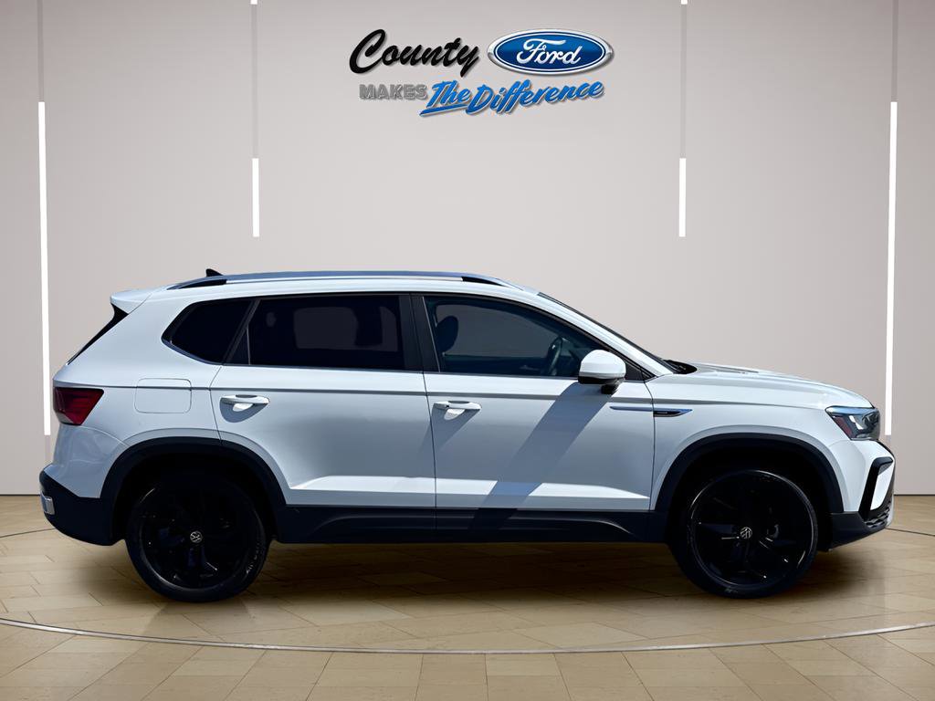 Used 2023 Volkswagen Taos SE w/ Black Wheel Package AWD/4WD image 7