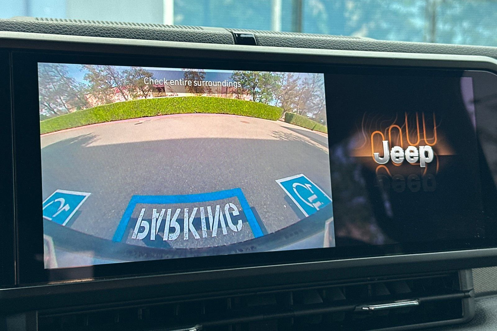 Used 2024 Jeep Wrangler Unlimited AWD/4WD image 22