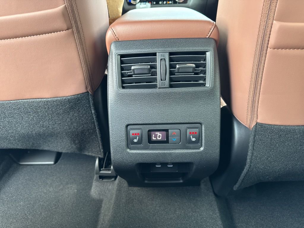 New 2026 Mitsubishi Outlander SEL FWD image 33