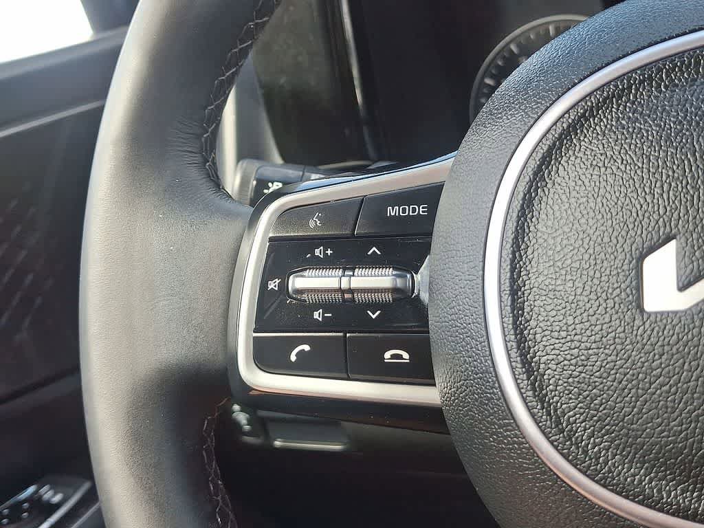 Used 2023 Kia Sorento S w/ Panoramic Sunroof Package FWD image 16
