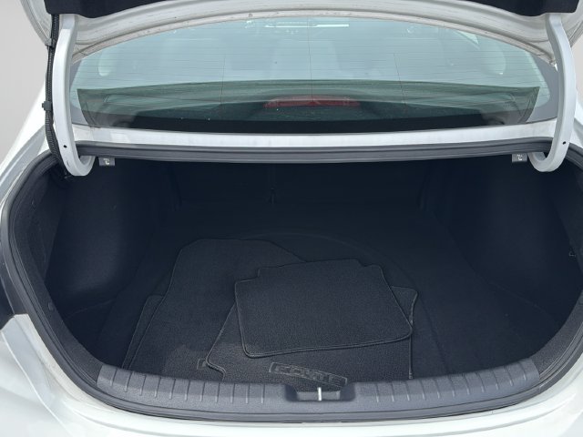 Used 2019 Kia Forte LXS FWD image 12