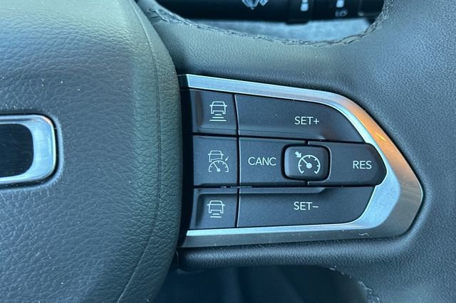 Used 2025 Jeep Compass Latitude w/ Convenience Group image 28