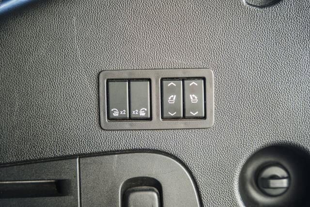 Used 2016 GMC Yukon SLT w/ Open Road Package image 9