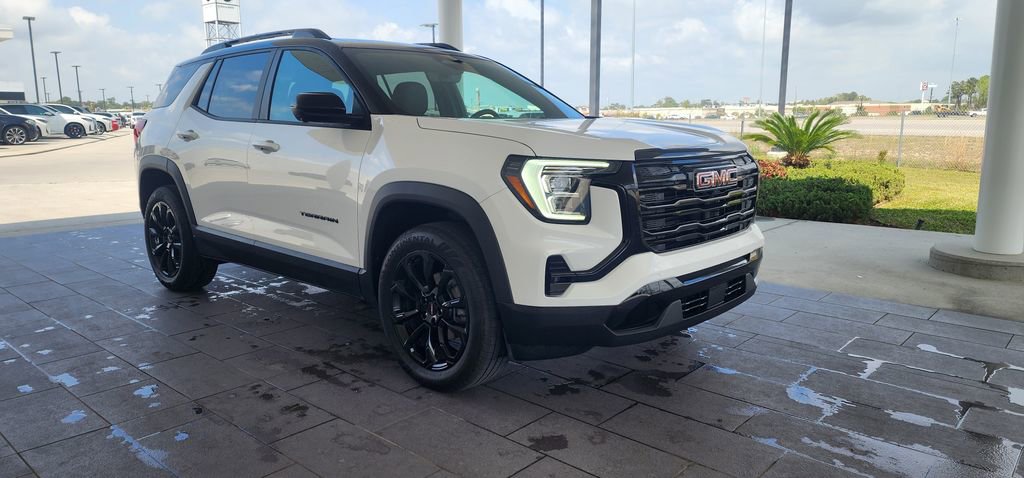 Used 2025 GMC Terrain Elevation w/ Elevation Premium Package image 4