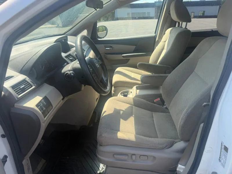 Used 2016 Honda Odyssey SE image 12
