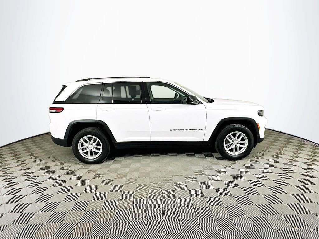 Certified 2023 Jeep Grand Cherokee Laredo w/ Luxury Tech Group I AWD/4WD image 14