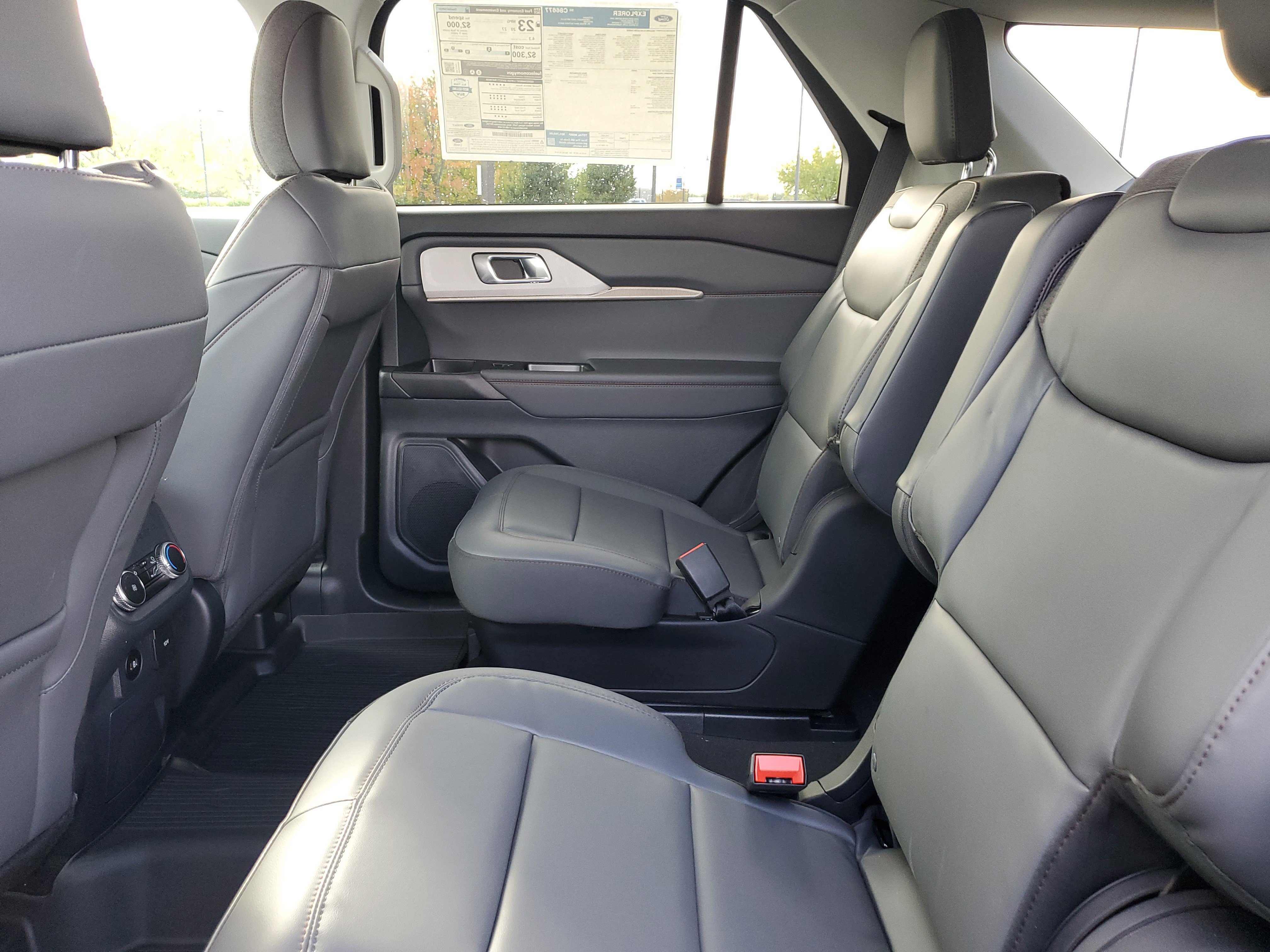 New 2025 Ford Explorer Active w/ Active Comfort Package image 10
