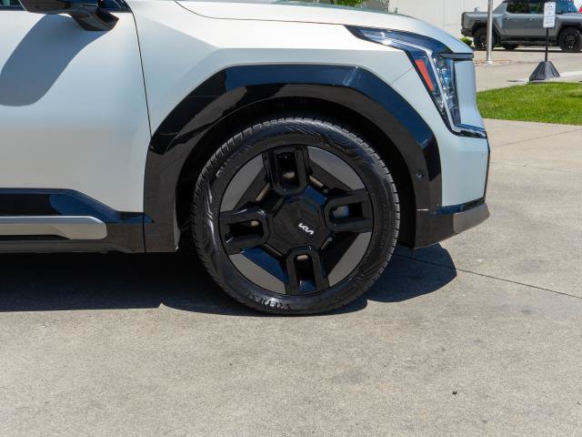Certified 2024 Kia EV9 GT-Line AWD/4WD image 42