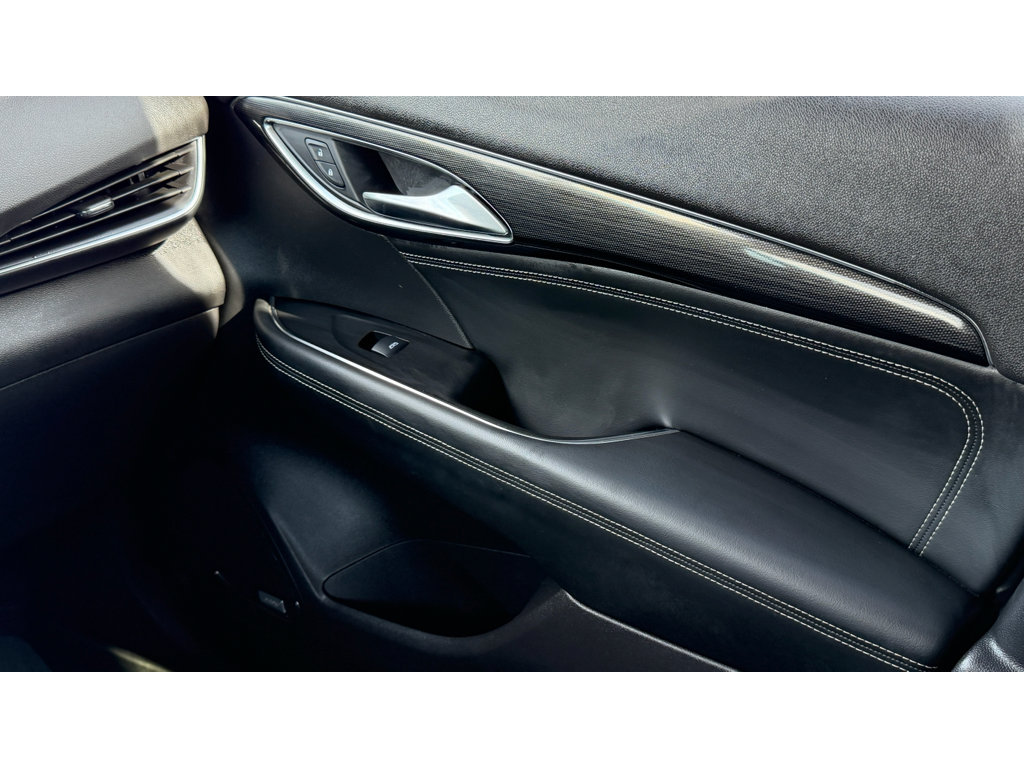 Used 2021 Buick Envision Essence w/ Technology Package I image 18