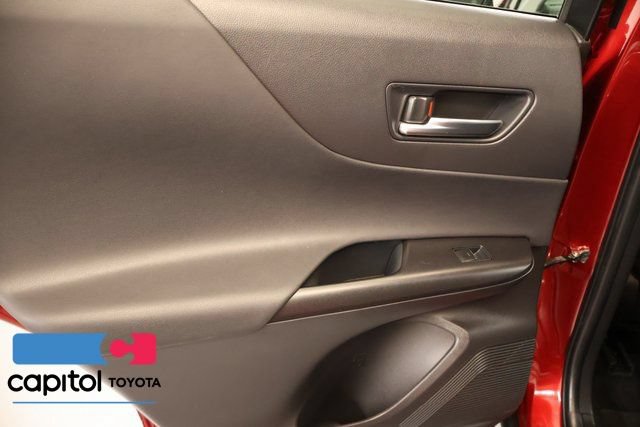 Certified 2021 Toyota Venza LE w/ Carpet Mat Package (TMS) AWD/4WD image 31