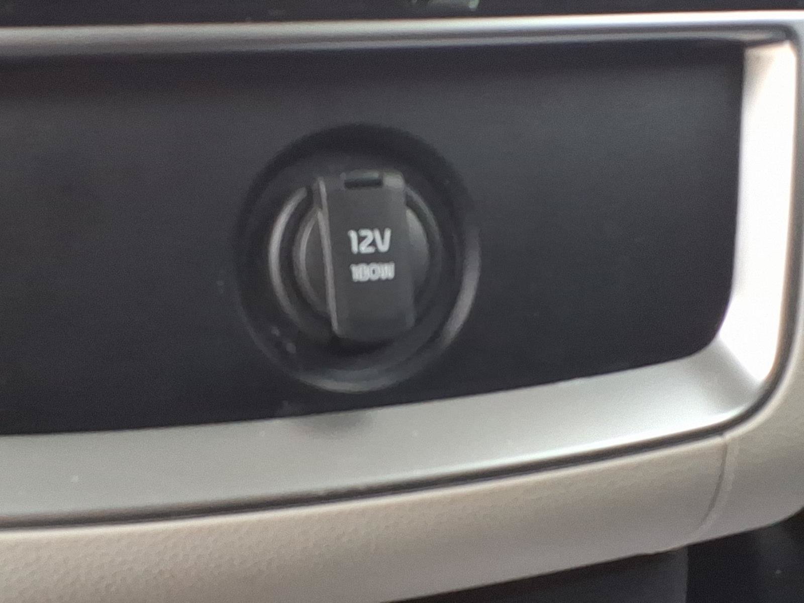 Used 2023 Kia Carnival EX FWD image 17