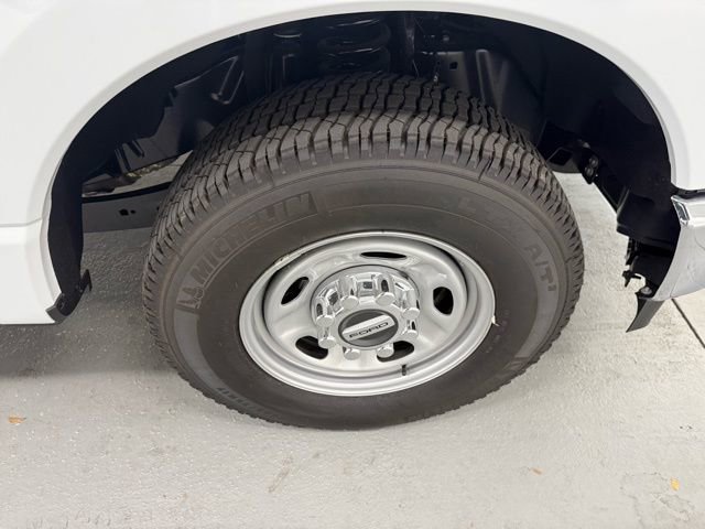 New 2026 Ford F250 XL w/ XL Chrome Package image 6