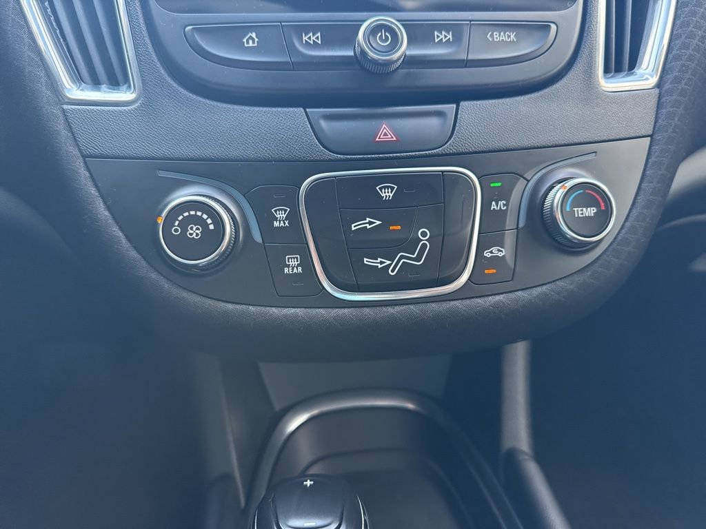 Used 2018 Chevrolet Malibu LT FWD image 22