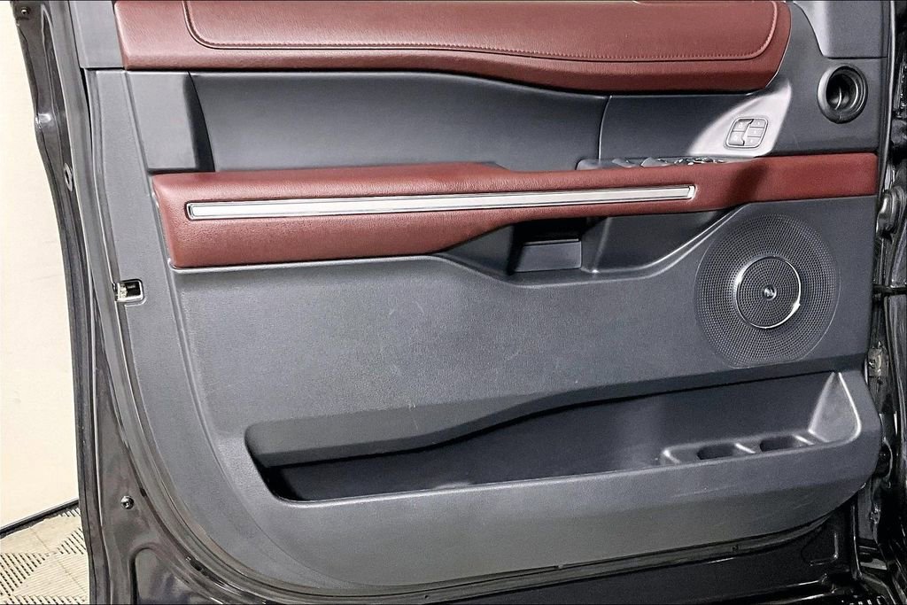 Used 2023 Ford Expedition Max Limited image 23