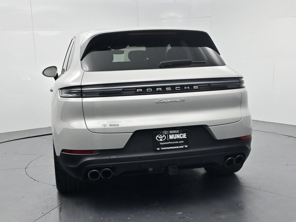 Used 2025 Porsche Cayenne S AWD/4WD image 6